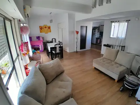 Depto Tipo Casa 2 ambientes con 1 baño