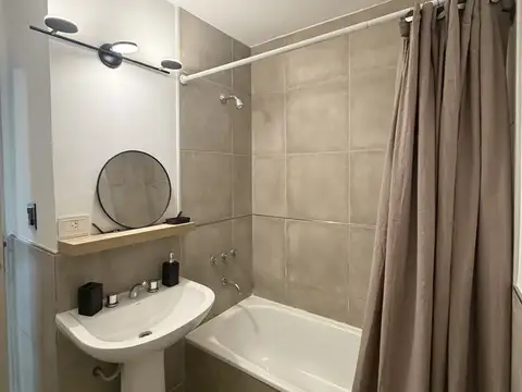 Alquiler monoambiente semi amoblado, al frente, ESTE, con amenities