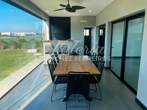 Casa en venta 5 ambientes - Barrio Magallanes