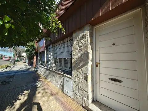 Av. Alsina 1000