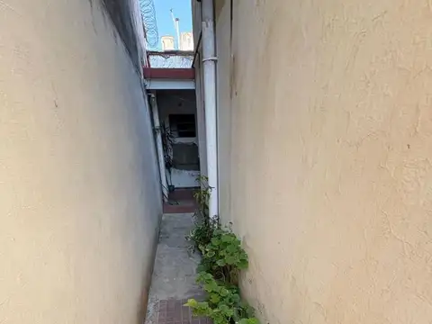 Casa 2 ambientes con 1 baño