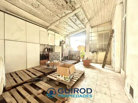 CASA A REFACCIONAR 4 AMBIENTES CON JARDIN