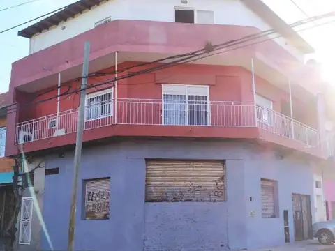 Excelente Local/deposito en Esquina 85 m²,