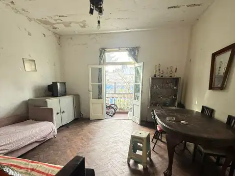 CONDARCO 1100, Piso 1