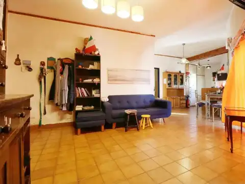 2 LOCALES  Con PH DE 4 AMBIENTES EN PRIMER PISO 