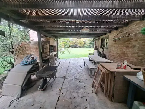 Casa 4 ambientes con 2 baños