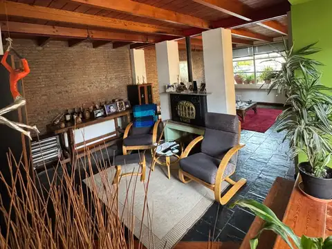 Casa en Venta con 3 cocheras