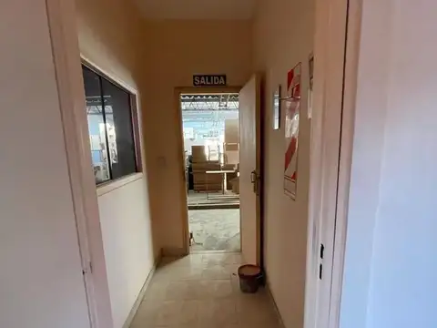 GALPON SOBRE LOTE DE 10 X 21 EN ISIDRO CASANOVA