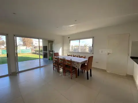 Casa en Alquiler al Sureste