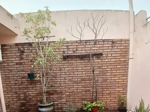 H de la Quintana  al 700