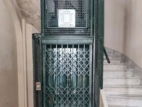 BALCARCE 300, Piso 2