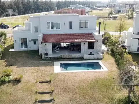 Casa en Alquiler de 3 dormitorios