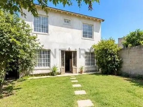 VENTA CASA 4 AMB, GARIN, APTA CREDITO 70.000 USD