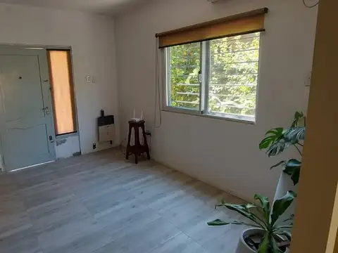 Casa 2 ambientes con 2 baños