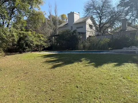 Casa en Alquiler en Lomas de los Carolinos, USD 2.700