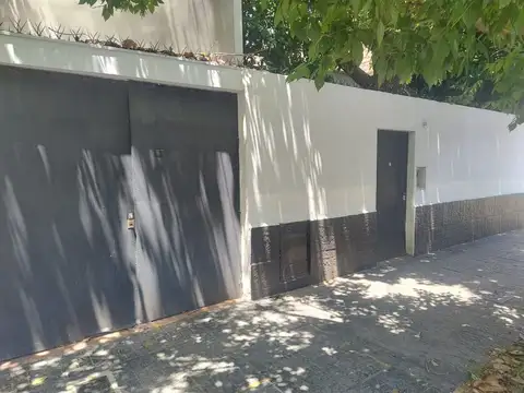VENTA CASA MULTIFAMILIAR 220M2 COCHE/PARQ CASEROS