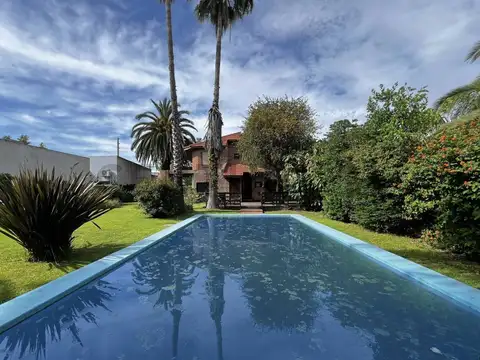 28 entre 487 y 488. CASA 3 DORMITORIOS EN VENTA EN GONNET