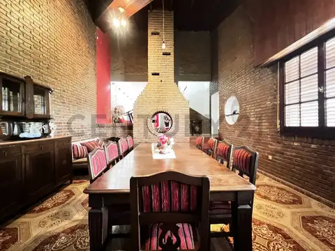 Casa 8 ambientes con 1 baño