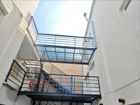 Avellaneda 4600, Piso 2