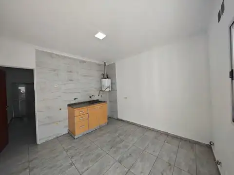 Avellaneda 4600, Piso 2