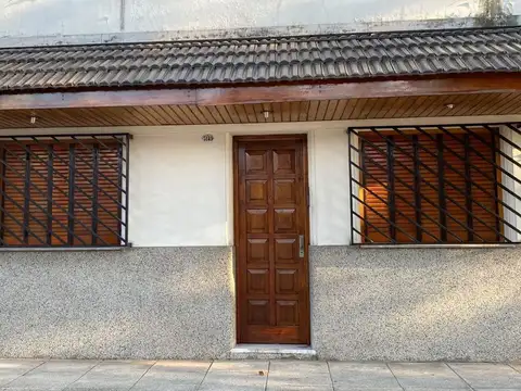 PH EN VENTA CON ENTRADA INDEPENDIENTE 3 AMBIENTES CON QUINCHO Y PILETA FONDO LIBRE