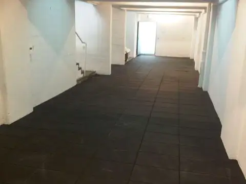 Local / Deposito Para Ortopedia, Habilitado Transferible 600 Metros En 3 Plantas + Terraza Y Cochera