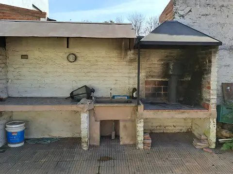 Casa 4 ambientes con 1 baño