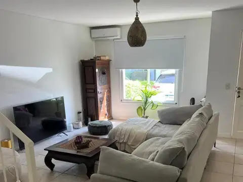 CASA DUPLEX PELLEGRINI VILLAGE  impecable 