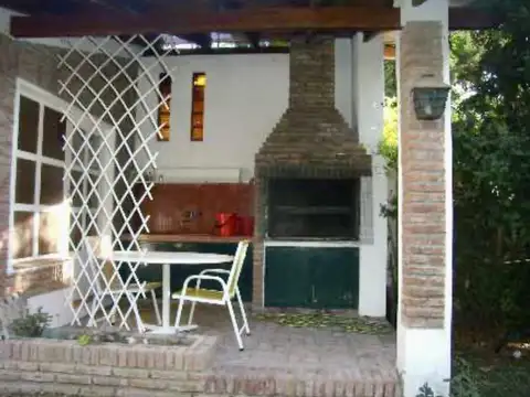 Casa en Venta en Bernal, USD 165.000