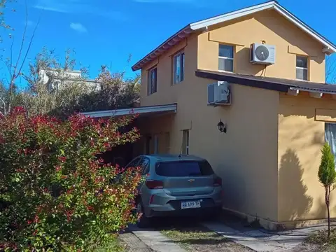 Casa en dos plantas de 5 ambientes 