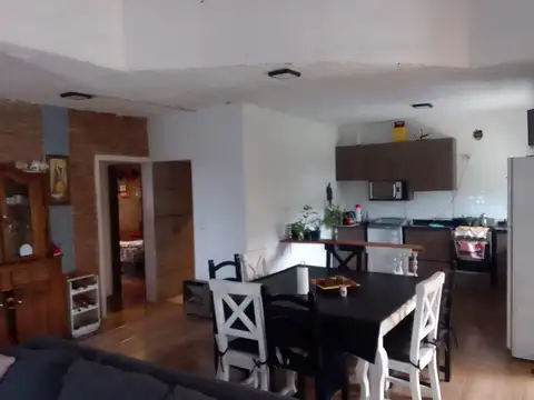 Casa 4 ambientes con 1 baño