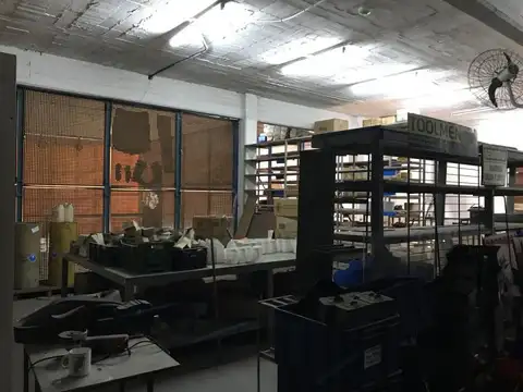 Av. Ovidio Lagos esquina Biedma - Local y Galpón - 1030 m2