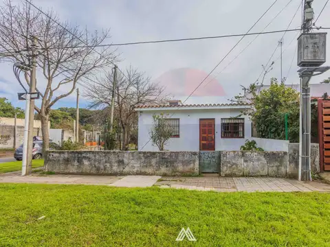 VENTA CASA MAROÑAS DOS DORMITORIOS AMPLIO FONDO