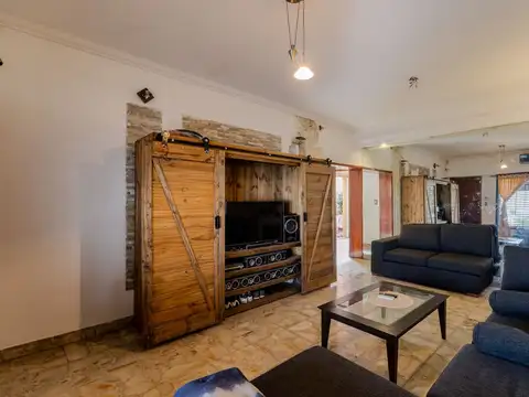 Depto Tipo Casa en Venta de 6 ambientes