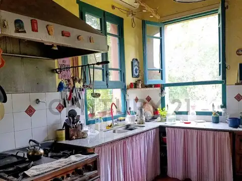 VENTA Exclusiva Casa 230m² Sobre 3.500m² | Suite, Playroom Y Piscina | Chacras Del Molino