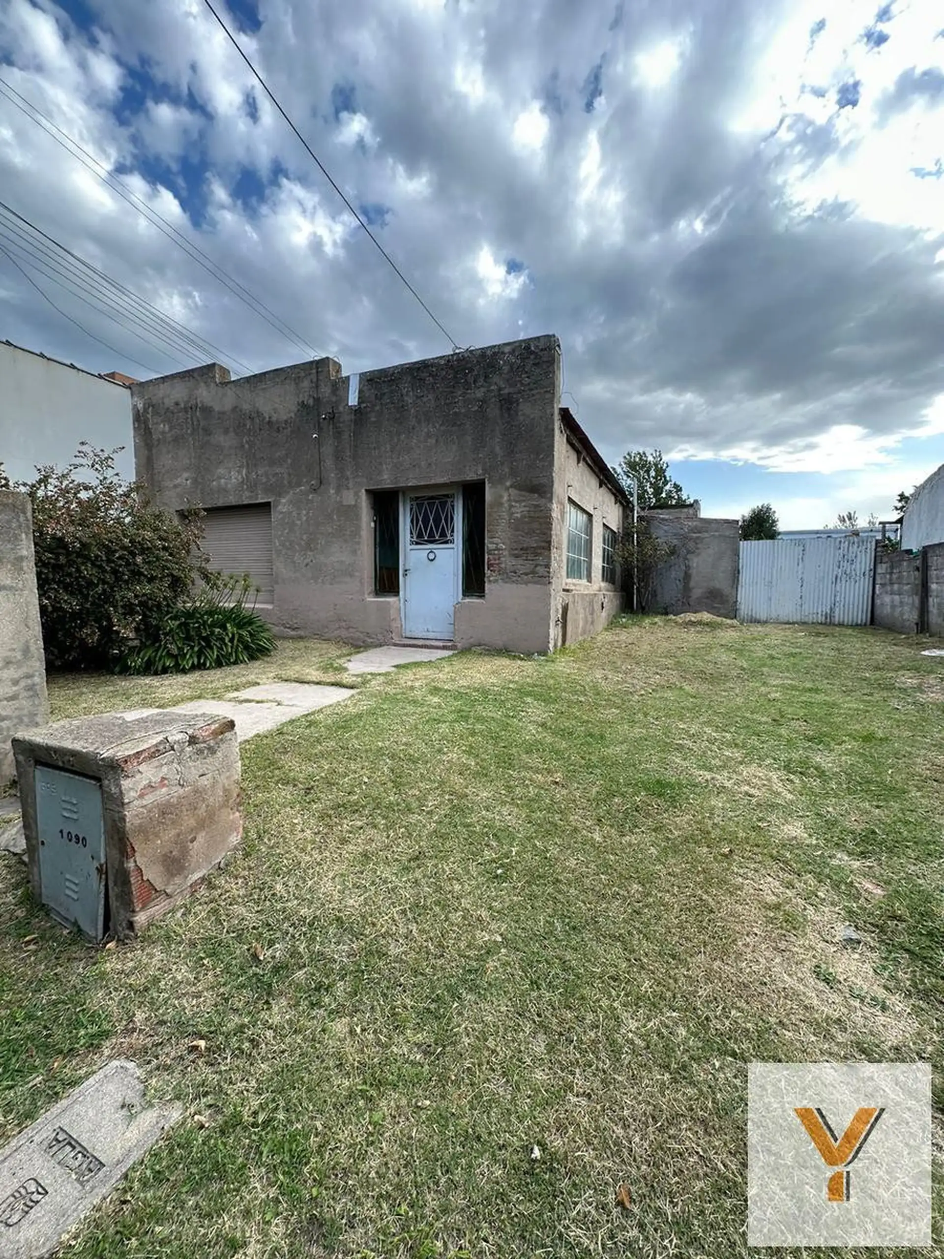 Casa 3 dorm, 60 m² cubiertos + patio y parrilla — Balcarce, terreno 440 m²
