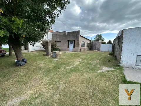 Casa 6 ambientes con 2 baños