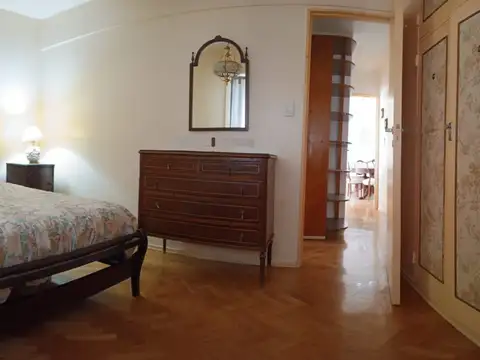 3 ambientes con dependencia, amoblado y balcón en Belgrano – Estilo de época