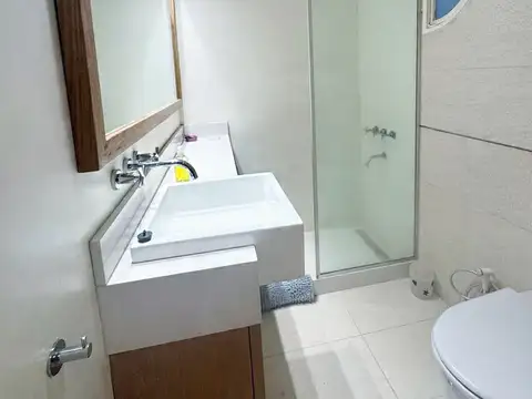 Alquiler departamento semipiso de 3 Ambientes en Recoleta de categoría. Con patio. Amueblado