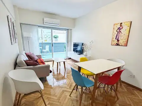 Alquiler departamento semipiso de 3 Ambientes en Recoleta de categoría. Con patio. Amueblado