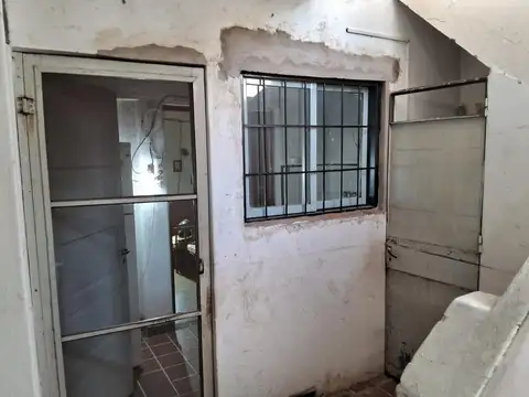 VENTA CASA  DE DOS DORMITORIOS A CUADRAS DEL PARQUE