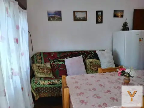 Casa 2 ambientes con 1 baño