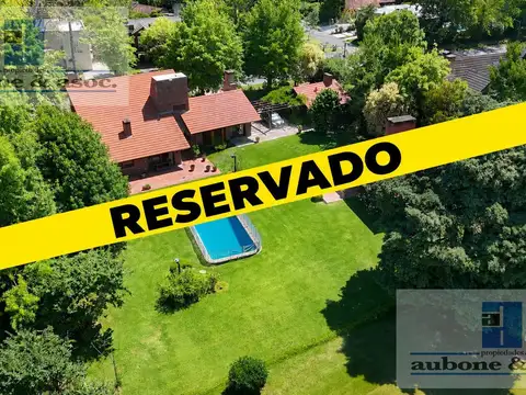 Los Mejores lotes del Country. Casa de gran calidad para Modernizar