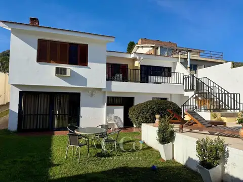 Casa 7 ambientes con 3 baños