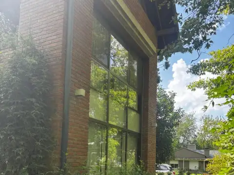 Casa en Venta con 3 cocheras