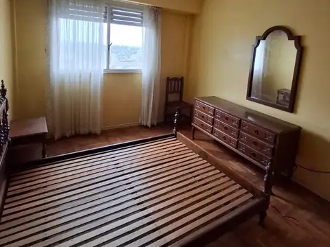 EXCELENTE PISO ALTO - MUY LUMINOSO