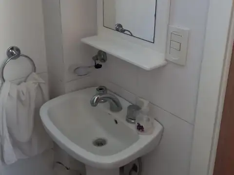 Casa 2 ambientes con 1 baño