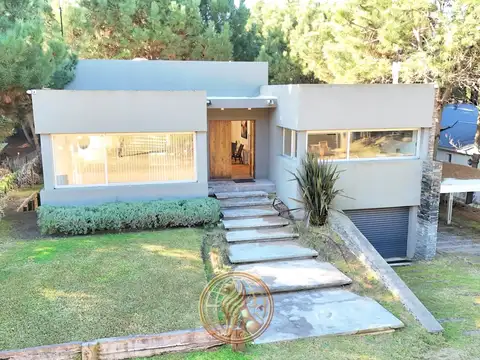 Casa 5 ambientes con 2 baños