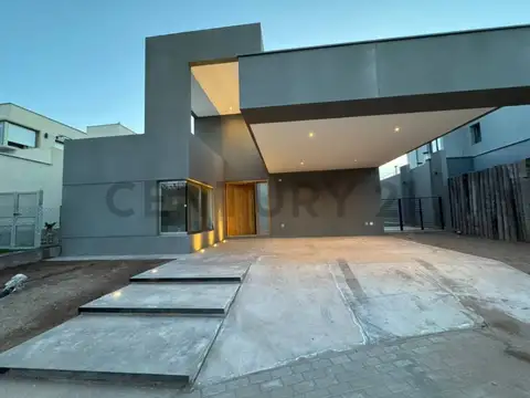Casa en Alquiler en Luzuriaga, Maipú