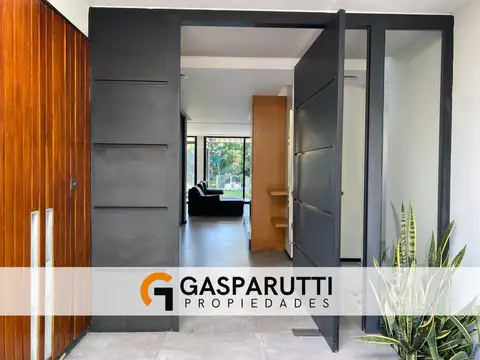 Casa 5 ambientes con 5 baños